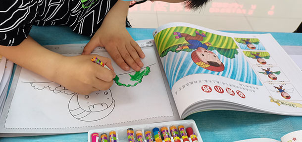 六一儿童节快乐!这个儿童节一起争做“远大小画家”!  作品评选活动同步进行中!