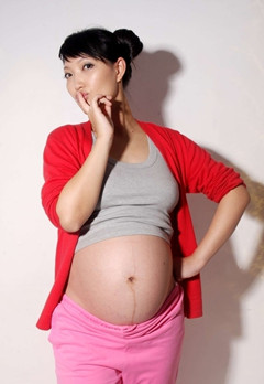 孕妇肚子上长白斑怎么回事